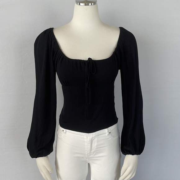 NWT Abercrombie and Fitch Top Size Small - Picture 2 of 11